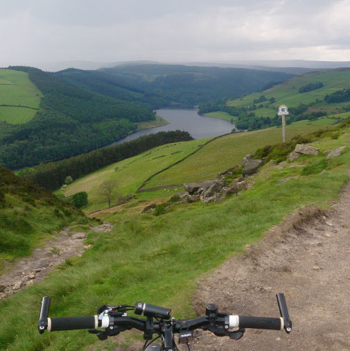 Mountain biking around Ladybower, Peak District | Outdoor Adventure Motivational Speaking | Hetty Key | Mud, Chalk & Gears