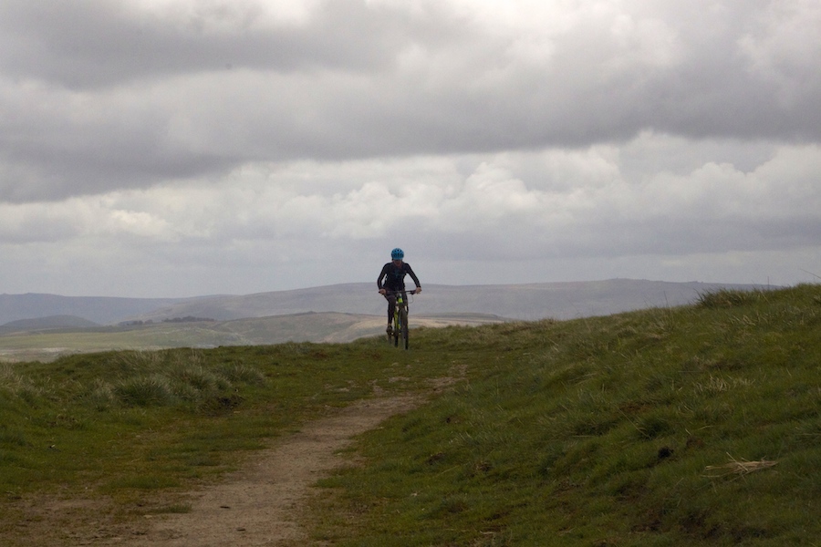 Mountain biking around Langcliffe Scar, Yorkshire | Outdoor Adventure Motivational Speaking | Hetty Key | Mud, Chalk & Gears