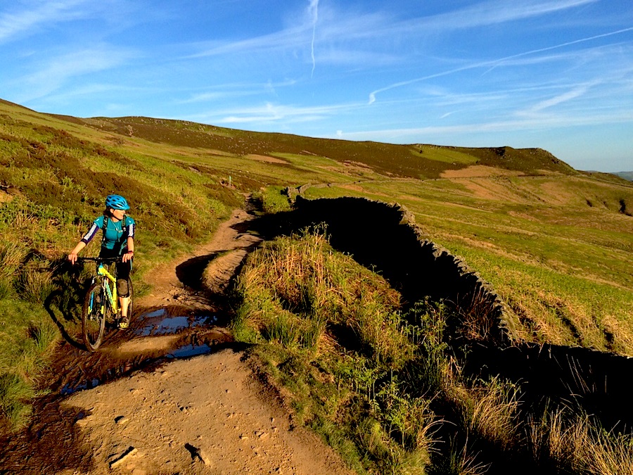 Mountain biking, Ladybower, Peak District | Outdoor Adventure Motivational Speaking | Hetty Key | Mud, Chalk & Gears