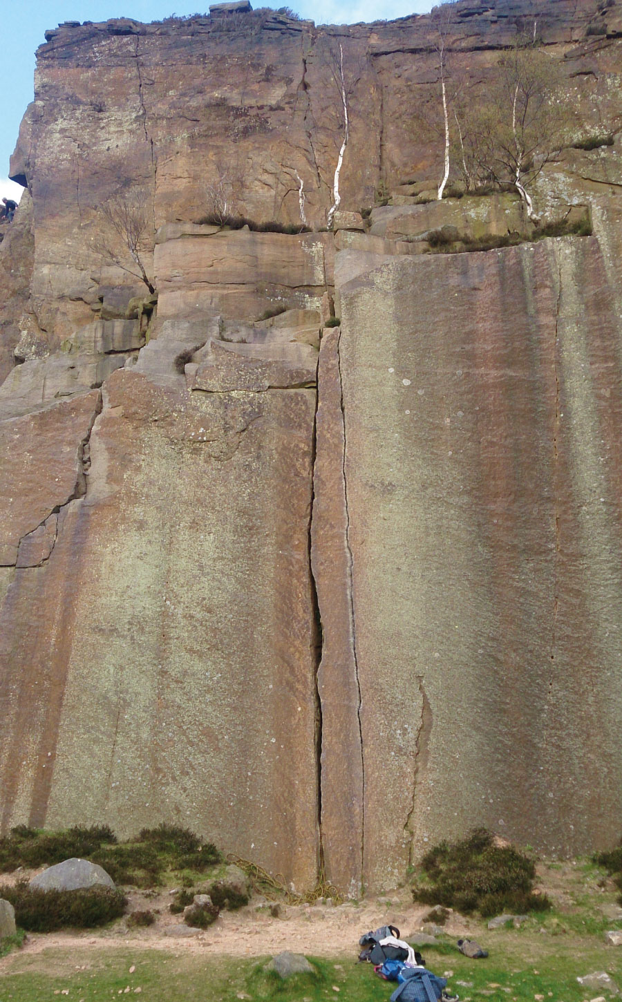 Crack climbing at Millstone, Peak District | Outdoor Adventure Motivational Speaking | Hetty Key | Mud, Chalk & Gears