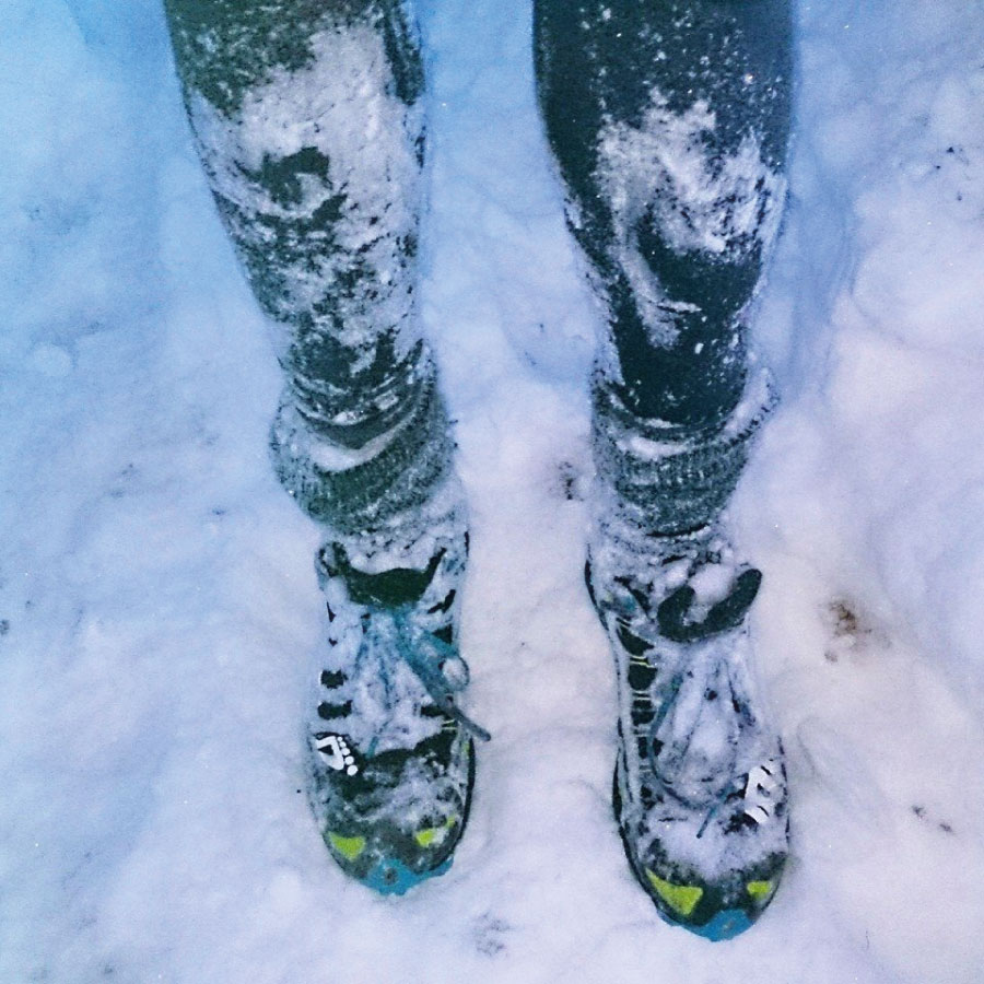 Fell running in the snow in the Peak District | Outdoor Adventure Motivational Speaking | Hetty Key | Mud, Chalk & Gears