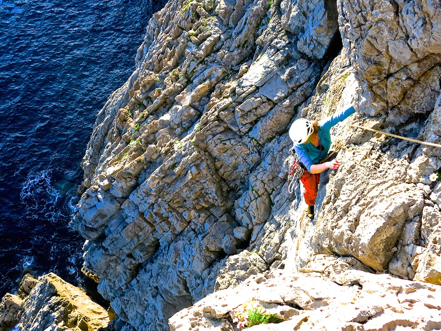 Sea cliff climbing at Pembroke | Outdoor Adventure Motivational Speaking | Hetty Key | Mud, Chalk & Gears